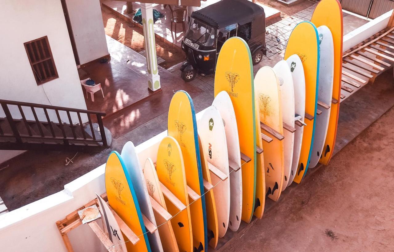 Bed and Breakfast Lucky'S Surf Camp Weligama Exteriér fotografie